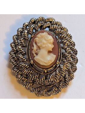 Vintage Cameo brooch signed by Gerry's